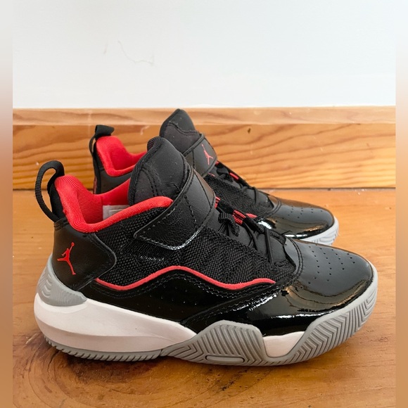 *SOLD* JORDAN Stay Loyal Kids Sneaker - Picture 2 of 10